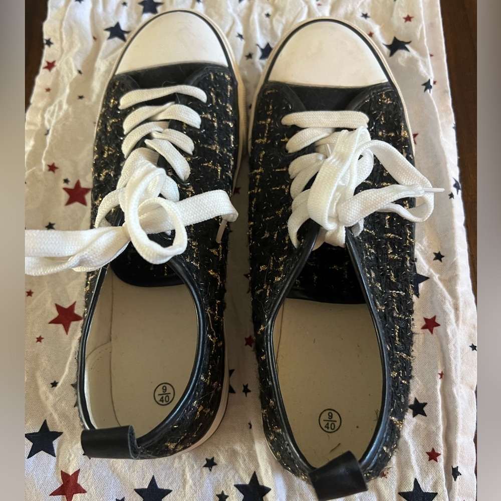Casual ladies shoe